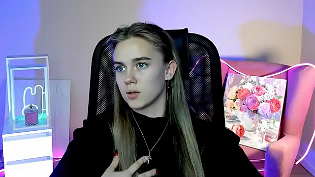 JuneWoods online show from 10-04-25, 10:35