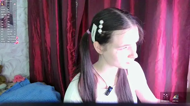 Snapshot of LolaVibe chatting on 11-10-25, 06:29 LolaVibe online show from 11-10-25, 06:29