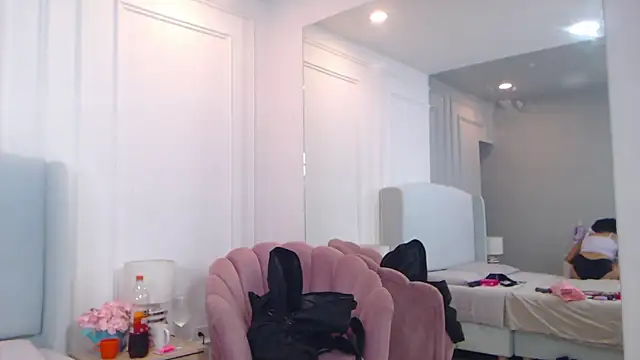 ChantalGarner online show from 10-17-25, 01:25