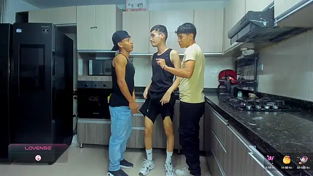 Crazyboys hot online show from 10-04-25, 11:03