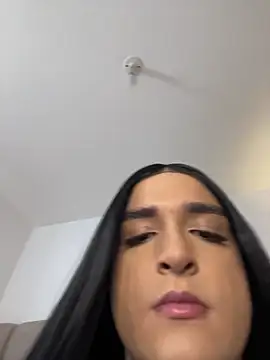 Dania Oconor online show from 10-28-25, 09:17