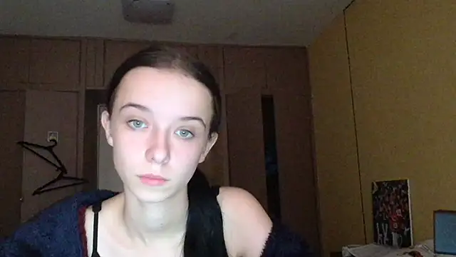 Emilia Light online show from 10-08-25, 06:00