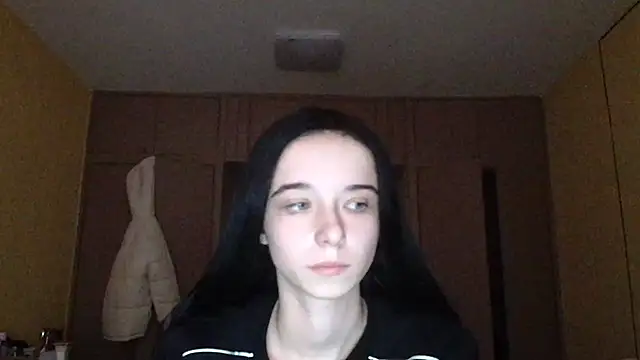 Emilia Light online show from 11-04-25, 06:45