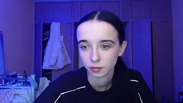 Emilia Light online show from 11-15-25, 12:34