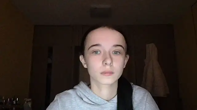 Emilia Light online show from 12-23-25, 09:18