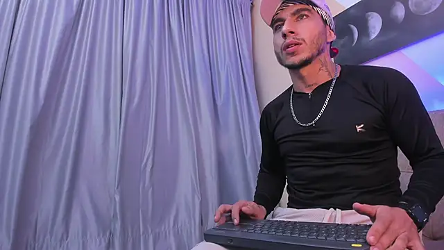 Taylor Lewiis online show from 10-02-25, 04:19