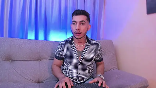 Taylor Lewiis online show from 10-03-25, 03:58