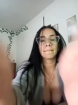 YaraDuartee online show from 12-01-25, 01:32