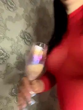 LoveMiQueen1 online show from 10-01-25, 05:19