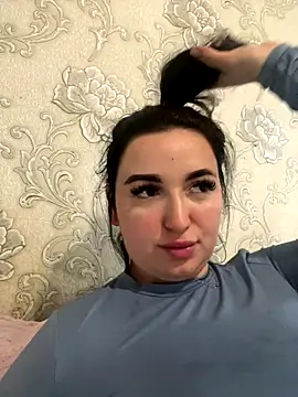 LoveMiQueen1 online show from 10-04-25, 01:20