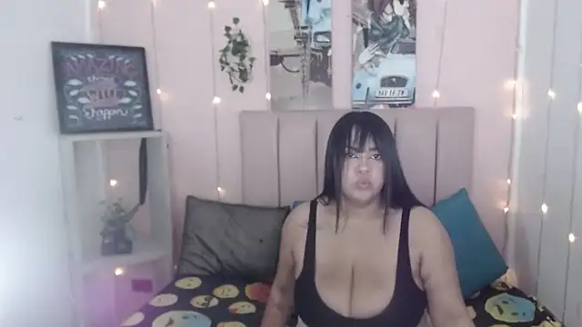 Snapshot of Cassie_Lane chatting on 10-14-25, 07:25 Cassie Lane online show from 10-14-25, 07:25