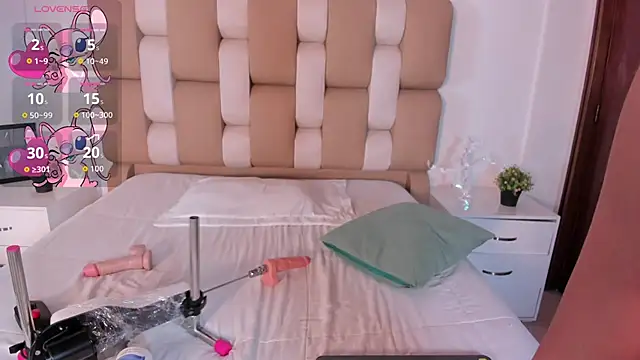 Caroline Millerr online show from 10-23-25, 12:48