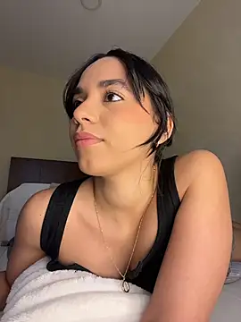 Capricho 01 online show from 10-29-25, 06:53