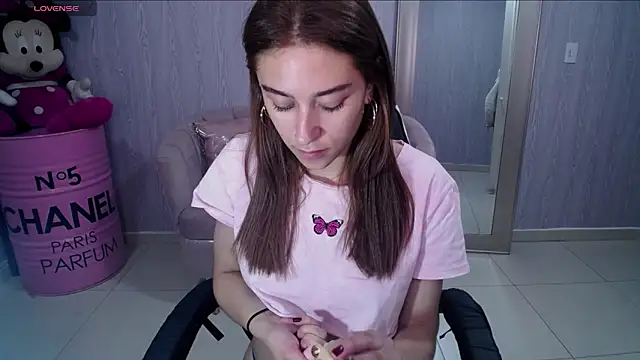 Snapshot of beba_fox_a chatting on 11-20-25, 03:28 beba fox a online show from 11-20-25, 03:28