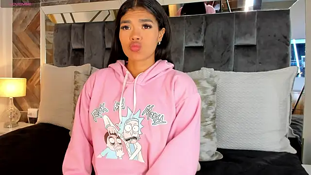 NaylaGrey online show from 10-17-25, 11:46