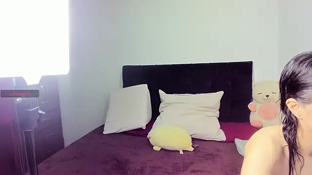 Snapshot of Yin_yang_hot chatting on 10-16-25, 11:00 Yin yang hot online show from 10-16-25, 11:00