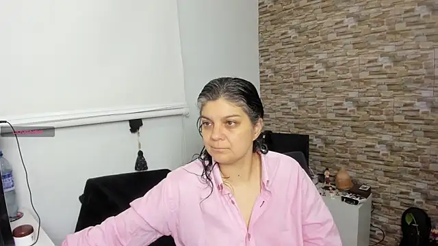 Snapshot of Yin_yang_hot chatting on 11-21-25, 03:27 Yin yang hot online show from 11-21-25, 03:27