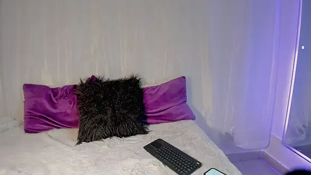 Olivia Morrys online show from 02-13-26, 08:05