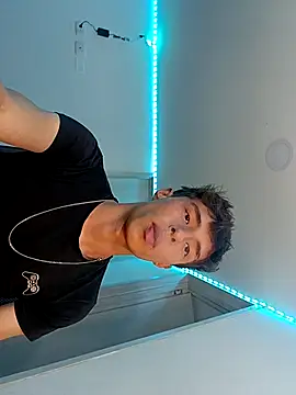 Snapshot of Ivonnybonn chatting on 10-11-25, 03:17 Ivonnybonn online show from 10-11-25, 03:17