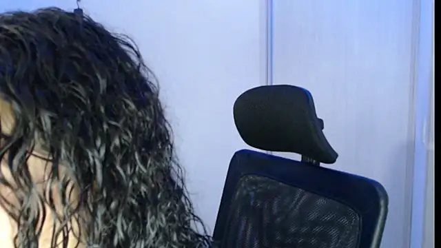 Snapshot of Ivonnybonn chatting on 10-17-25, 10:23 Ivonnybonn online show from 10-17-25, 10:23