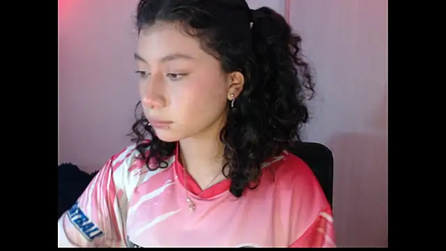 Snapshot of Ivonnybonn chatting on 11-04-25, 06:12 Ivonnybonn online show from 11-04-25, 06:12