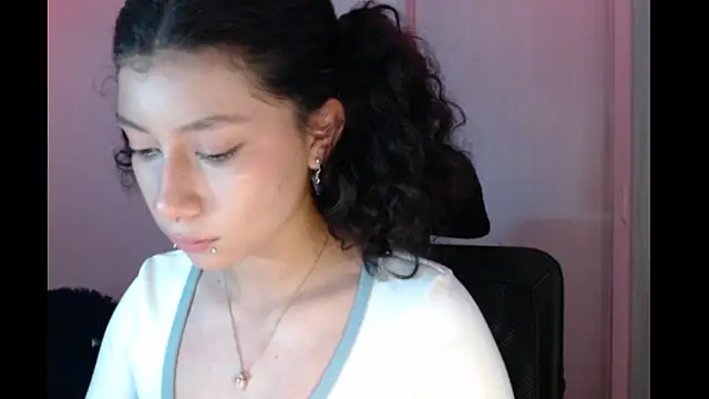 Snapshot of Ivonnybonn chatting on 11-12-25, 05:52 Ivonnybonn online show from 11-12-25, 05:52