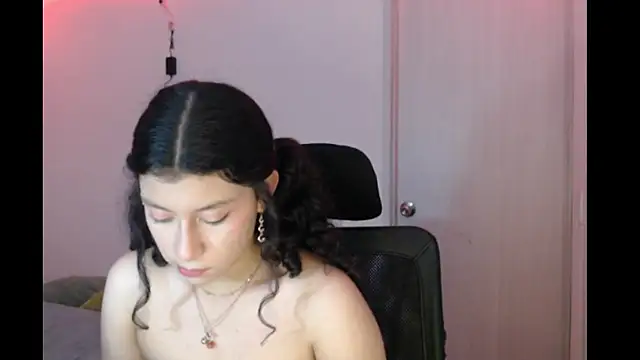 Ivonnybonn online show from 11-29-25, 02:47