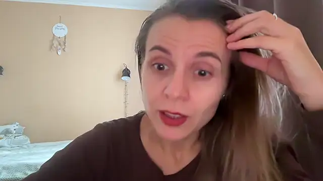 AnnieLove7722 online show from 10-06-25, 12:57