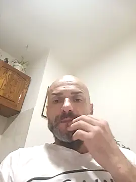 Snapshot of DvojicaSarajevo chatting on 10-19-25, 01:50 DvojicaSarajevo online show from 10-19-25, 01:50