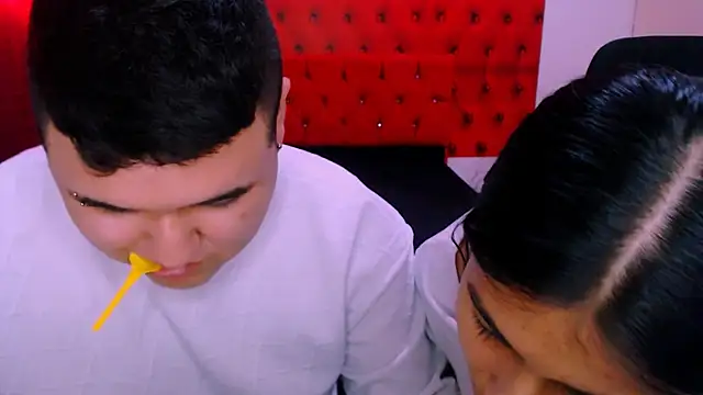 Charly and laura online show from 10-06-25, 07:11