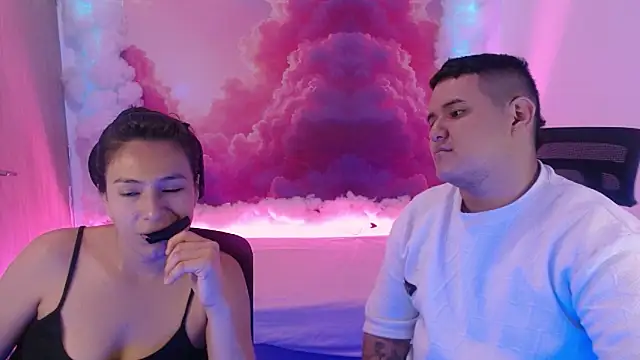 Charly and laura online show from 11-04-25, 07:13