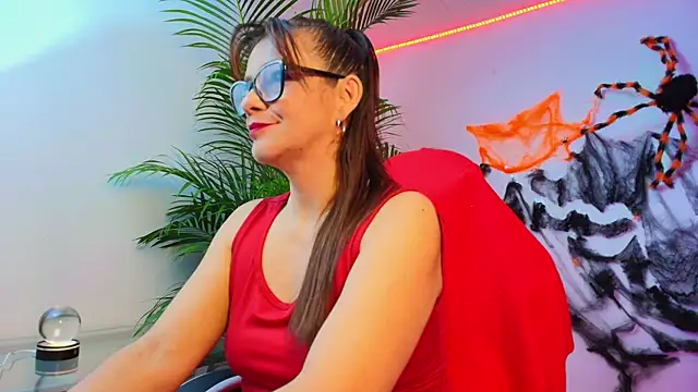 Snapshot of Carol_Miss2 chatting on 10-15-25, 10:15 Carol Miss2 online show from 10-15-25, 10:15