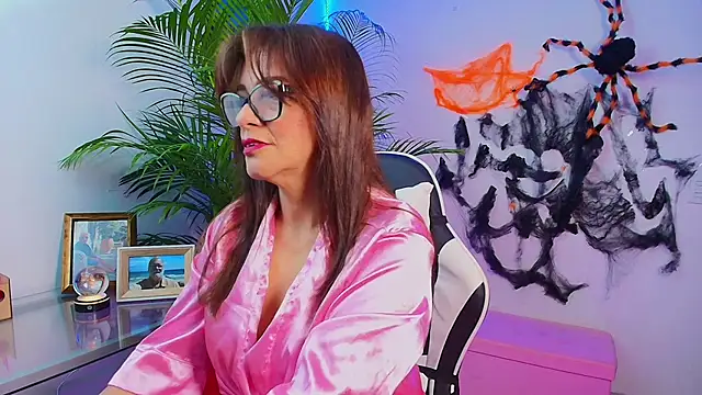 Snapshot of Carol_Miss2 chatting on 10-19-25, 10:16 Carol Miss2 online show from 10-19-25, 10:16