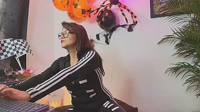 Snapshot of Carol_Miss2 chatting on 10-31-25, 12:28 Carol Miss2 online show from 10-31-25, 12:28