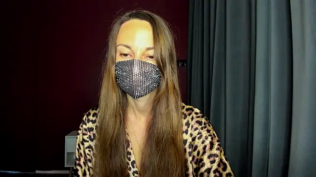 queen of mooon online show from 10-03-25, 06:10
