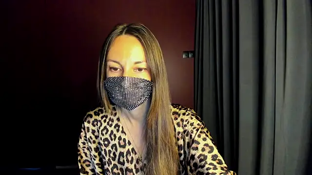 queen of mooon online show from 10-08-25, 06:11