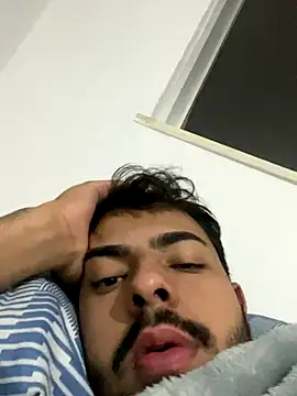 artzin2334 online show from 09-26-25, 07:45