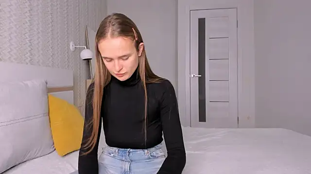 Snapshot of LilMary_ chatting on 10-27-25, 09:46 LilMary online show from 10-27-25, 09:46