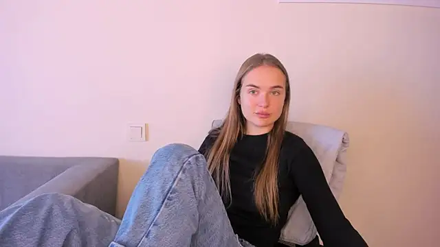 Snapshot of LilMary_ chatting on 10-29-25, 07:21 LilMary online show from 10-29-25, 07:21