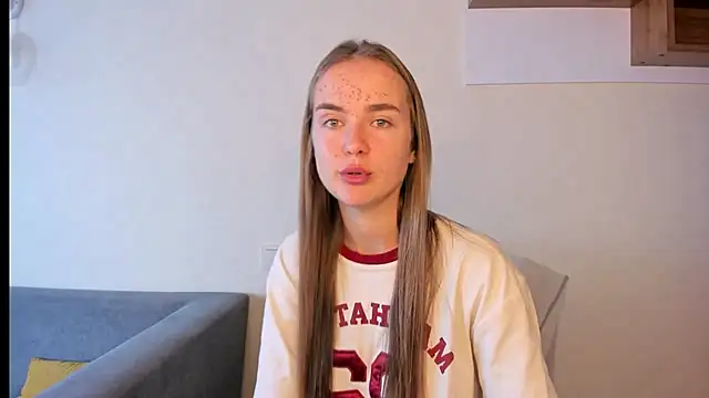 Snapshot of LilMary_ chatting on 11-05-25, 07:08 LilMary online show from 11-05-25, 07:08