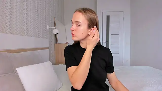 Snapshot of LilMary_ chatting on 11-14-25, 11:31 LilMary online show from 11-14-25, 11:31