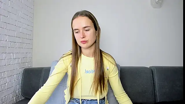 Snapshot of LilMary_ chatting on 11-18-25, 09:36 LilMary online show from 11-18-25, 09:36