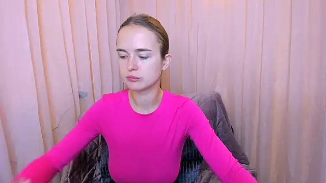 Snapshot of LilMary_ chatting on 11-21-25, 06:45 LilMary online show from 11-21-25, 06:45