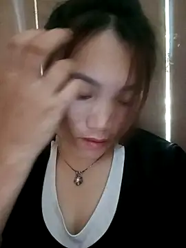 min-xinh online show from 10-18-25, 06:26