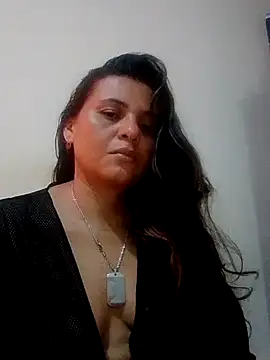 Snapshot of paulaRobles chatting on 10-02-25, 06:20 paulaRobles online show from 10-02-25, 06:20