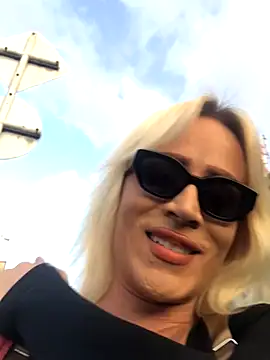 Snapshot of alexawinterrr chatting on 12-13-25, 10:26 alexawinterrr online show from 12-13-25, 10:26