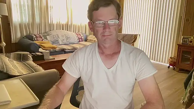 Snapshot of guyhereoncam chatting on 10-21-25, 12:06 guyhereoncam online show from 10-21-25, 12:06
