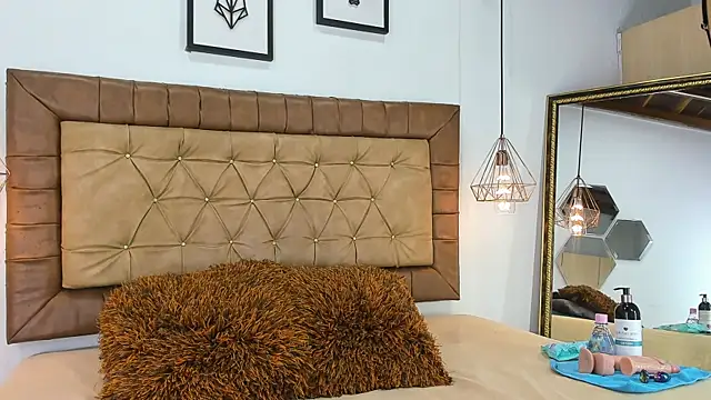 Snapshot of hannarose1208 chatting on 10-08-25, 01:20 hannarose1208 online show from 10-08-25, 01:20