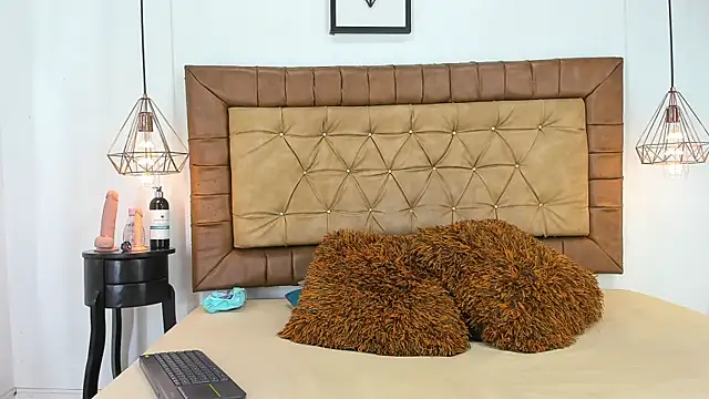 Snapshot of hannarose1208 chatting on 10-14-25, 01:23 hannarose1208 online show from 10-14-25, 01:23