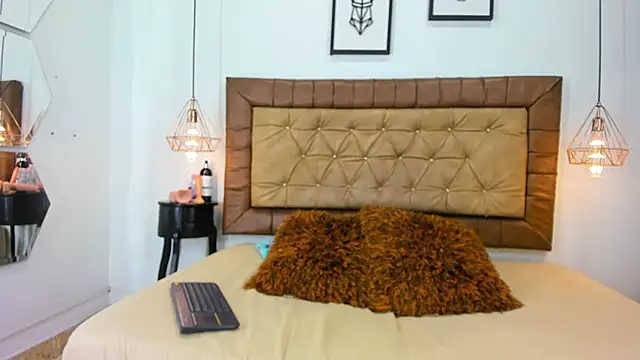 Snapshot of hannarose1208 chatting on 11-06-25, 12:28 hannarose1208 online show from 11-06-25, 12:28